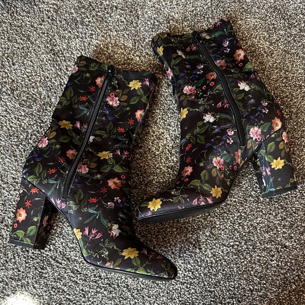 Kenneth Cole Women's Alyssa Floral Print High Block Heel Booties